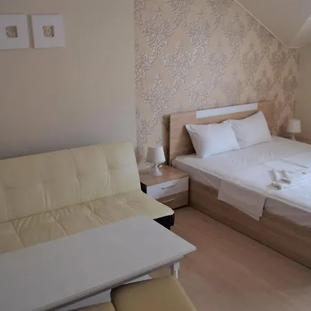 בית הארחה Gloria נסבר