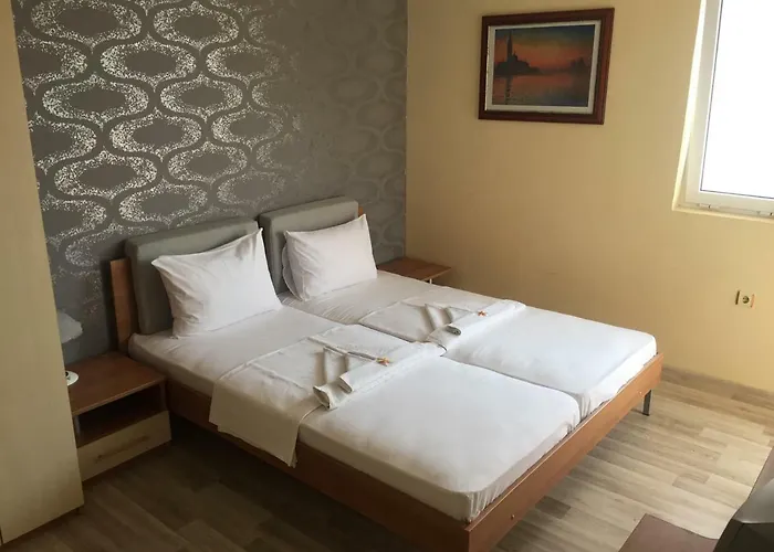 Gloria Guest house 2*